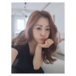 Oh Na-ra Instagram - 비와서 촬영 취소~쓰 새벽부터 준비한 메이컵 아까워서 지우기전 #뾰루퉁컨셉😜 역시 나는 비나라 였어💦