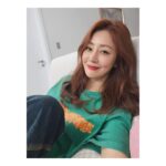 Oh Na-ra Instagram - 머리 자르고💇‍♀️,오렌지색으로 염색하고🍊 레드립👄 찐하게 바르고...