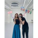 Oh Na-ra Instagram - 요즘 #무용학원 댕겨요 #한국무용🌺 취미반🤗 얼마만에 신어보는거드라? #코슈즈🩰