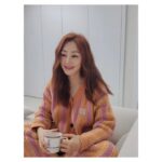 Oh Na-ra Instagram - 오렌지색🍊 좋아