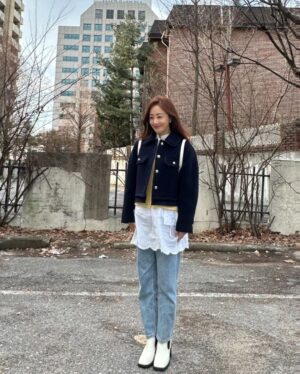 Oh Na-ra Instagram - 젠득이 귀여워 하는거에요.🤩
막내라인 정하 젠득이랑 함께하고파!
#응답하라1991 #강수지 님 컨셉
#아파트404