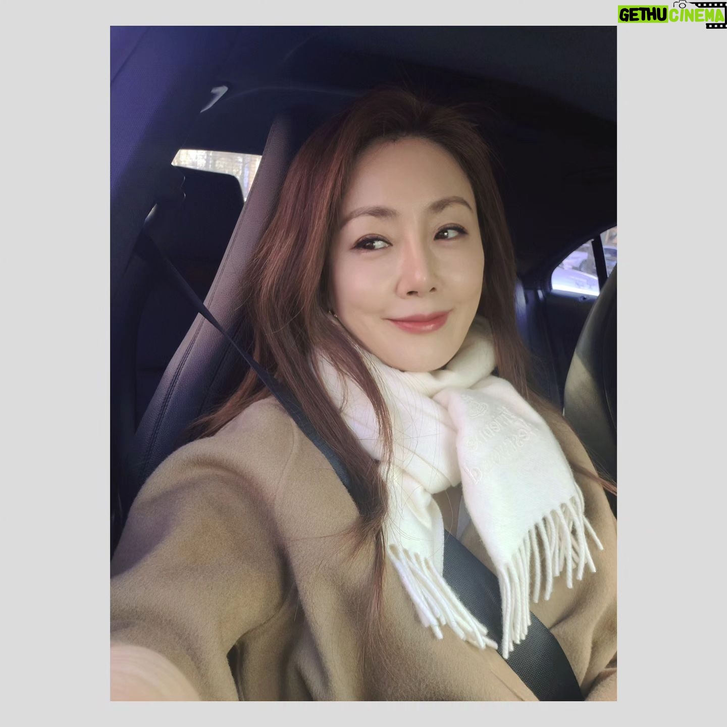 Oh Na-ra Instagram - 4시간밖에 못자고 나와도 전혀 힘들지가 않아. 8강⚽️ 갔으니까~~😀