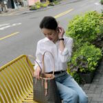 Oh Yeon-seo Instagram - 요즘 내가 좋아하는 조합 루이까또즈의 새로운 모노그램 라인 르퐁콜랙션과 함께 데일리룩 완성! 클래식하면서도 데일리로 들기 좋아요❤️ #광고 #louisquatorze #루이까또즈 #르퐁콜렉션 #쇼퍼백