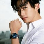 Ok Taec-yeon Instagram - #광고 파네라이는 이번 워치스앤원더스 에서 루나 로사 프라다 피렐리 팀의 정신을 담은 ‘섭머저블 루나 로사 PAM01565’ 온라인 익스클루시브 모델을 선보입니다. 42mm PAM01565는 아메리카 컵에서 사용된 기술과 소재에서 영감 받아 제작된 모델이며, 온라인에서 한정 수량으로 출시됩니다. #Panerai #PaneraiWW24 #SubmersibleLunaRossa #PAM1565