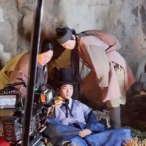 Ok Taec-yeon Instagram - 지금까지 “가슴이뛴다” 시청해주셔서 감사합니다. 추운 겨울부터 무더운 여름까지 함께 해온 배우분들 스텝분들 진심으로 고생많으셨습니다. 또 한번 많은 것들을 배울 수 있는 현장이였고, 정말 애착가는 드라마였습니다. 선우혈로서는 마지막 인사드리지만, 또 새로운 모습으로 인사드릴게요! 감사합니다!