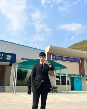 Ok Taec-yeon Instagram - photo by @artist_eunji