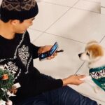 Ok Taec-yeon Instagram - Eddie and Taec are ready for the holidays 🎄🎅🏻🎁 #GalaxyZFlip5 #SamsungPartner @samsungmobileusa