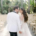 Oka Giner Instagram - Hace un año logramos que nuestra familia entera se bañara, @nachored . Las sorpresas de la noche: tu hermano y el mío. Este año ha sido increíble, empezando porque nosotros somos una cosa muy distinta a lo que yo creía de los matrimonios. Todos los días me confirmo a mi misma "que bien me casé chingao". La única queja que tengo son tus ronquidos pero eso ya lo sabía y no podías ser perfecto. Te amo con el alma pendejada mía, gracias por seguir haciéndome sentir la mujer más amada, consentida y plena del universo. Gracias por hacer mi vida más divertida ❤️❤️❤️❤️❤️❤️❤️❤️. FELIZ PRIMER DE COMO 40 ANIVERSARIO (suponiendo que me muero a los 71 que me parece bastante razonable).