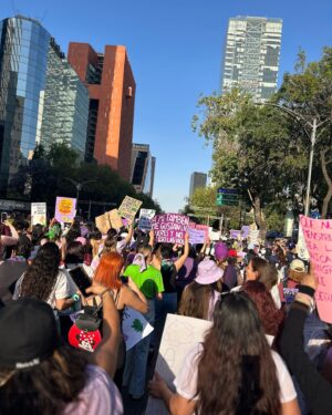 Oka Giner Instagram - 💜💜💜💜💜💜💜💜💜💜💜💜
Calladitas no nos vemos. 
#8M