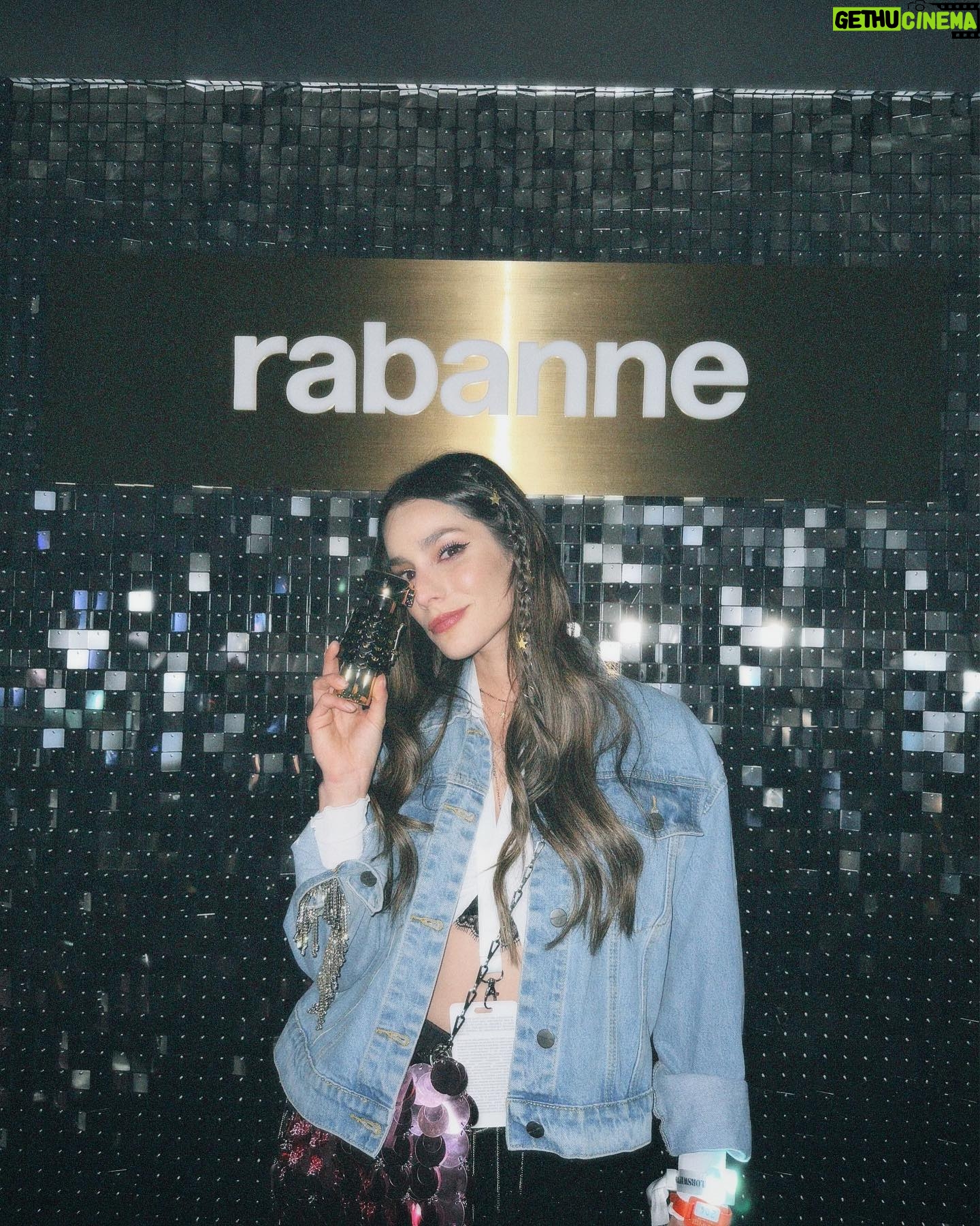 Oka Giner Instagram - Muchas gracias @rabanne por invitarme a vivir el concierto más grande y esperado de CDMX ✨✨✨✨✨✨✨✨✨ #famebypacorabanne #famebyrabanne @getagencia