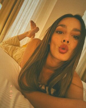 Oka Giner Instagram - El día que tome esas fotos yo estaba en un hotel en Texas con aire acondicionado. Lo tenía todo y no supe valorarlo 🥵🥵🥵🥵🥵🥵