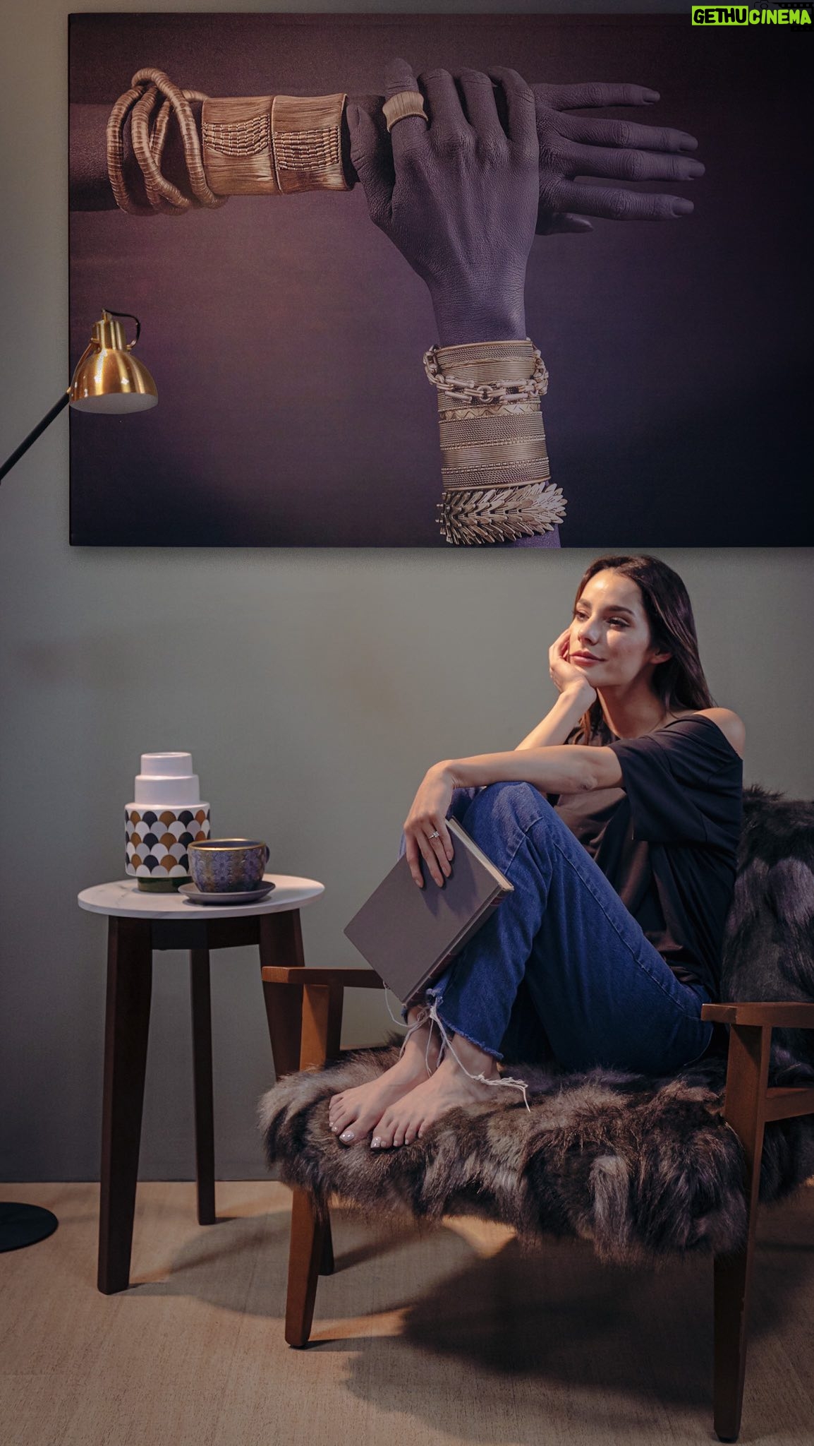 Oka Giner Instagram - Llegó la mejor temporada para renovar tus espacios: ✨MEDIO AÑO, MEDIO PRECIO✨de @mueblesdico en donde podrás encontrar desde salas, comedores, recámaras y hasta muebles para jardín. Del 13 junio al 30 de septiembre de 2023, 50% de descuento en TODA LA TIENDA!! 🔥🔥🔥🔥🔥🔥 Aprovecha meses sin intereses y entrega inmediata en productos seleccionados y anímate a armar la casa de tus sueños. Consigue descuento adicional usando mi código: OKADCO