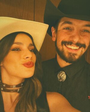 Oka Giner Instagram - Ayer fuimos a una fiesta vaquera 🤠 
Y descubrí que me encanta Nacho Señor de los cielos 🤤🤤🤤🤤🤤🤤 
@nachored
