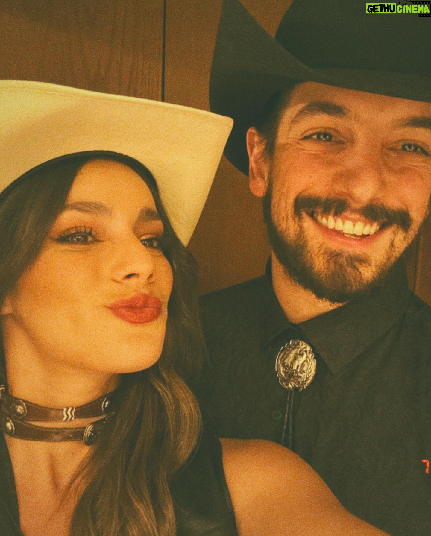 Oka Giner - 73.4K Likes - Ayer fuimos a una fiesta vaquera 🤠
Y descubrí que me encanta Nacho Señor de los cielos 🤤🤤🤤🤤🤤🤤
@nachored