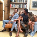 Oka Giner Instagram - Gracias al universo y a @gisellegonzalezproduccion que me puso en este viaje junto a pura gente bien pinche talentosa. Mi viaje en los últimos 5 meses estuvo lleno de risas, aventuras y mucha complicidad. Todos y cada uno de ellos ahora viven en un lugar muy especial en mi corazón ❤️. No puedo sentirme más feliz, plena y orgullosa de lo que construimos ✨🌊🐚 HASTA PRONTO FAMILIA ✨