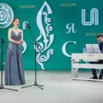 Oksana Fyodorova Instagram - Друзья, в памятный для нашей культуры день – День рождения  Петра Ильича Чайковского мы представили премьеру фильма «Петербург Шаляпина и Рахманинова» - на выставке-форуме Россия.   Петербург – особенный город для многих классиков Римский-Корсаков, Мусоргский, Глинка, Пушкин - юбилеи которых мы празднуем в этом году,  основную часть жизни провели именно в Петербурге и здесь создали свои самые знаковые произведения. И Петр Ильич Чайковский начал свое музыкальное образование именно в северной столице, хотя она была к нему сурова. Также как к Шаляпину и Рахманинову, которым не удалось с первого раза покорить этот суровый северный город. И я  уверена, что посмотрев этот фильм- путешествие, вы откроете для себя Петербург с новой стороны. #россия#вднх#шаляпин#Рахманинов#санктпетербург