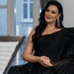 Oksana Fyodorova Instagram - Дорогие друзья, вот и подошел к концу наш цикл «Музыкальных вечеров» в Музее С. С. Прокофьева… Последний концерт мы посвятили выдающимся юбилярам 2024 и 2025 года – Пушкину, Римскому-Корсакову, Глинке, Чайковскому, Бунину и Фету. Что их связывает между собой? конечно же, жанр русского романса! Для программы мы отобрали подлинные жемчужины русской романсовой лирики, такие как «Не пой, красавица» Рахманинова, «День ли царит» Чайковского и «Пленившись розой, соловей» Римского-Корсакова. Сколько в них тончайших оттенков, сколько изысканности и трепетности! И как же приятно было осознавать, что слушатели любят эти романсы так же сильно, как и я! В этот вечер в концерте принял участие стипендиат Благотворительного фонда Оксаны Федоровой Петр Бердников. Он исполнил замечательную альтовую сонату Глинки, которая по духу прекрасно соответствовала настроениям романсов. Благодарю мою музыкальную команду: Георгий Мигунов фортепиано @georgmigunov Павел Солдатиков – скрипка @pavelibertango Гюльнара Масляева – ведущая @gyulnaramaslyaeva #МузыкальноеПутешествие #ЮбилеиВеликих