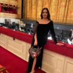 Oksana Fyodorova Instagram - Это было грандиозно , масштабно , художественно , с русской душой !!! Эта постановка останется в моей памяти надолго. 🔥🔥🔥 Мой образ великолепно дополнила невероятная сумочка от @ante_kovac ! Прямо в сердце.🎯 Всем любви в самое сказочное время года ❤️ #оксанафёдорова #большойтеатр #опера