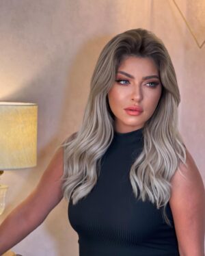 Ola Ghanem Instagram - Makeup @ranyasalllem 
@topfaceegypt 
شكرا ل @topfaceegypt اللوك كله استخدمنا فيه منتجاتهم ♥️
Turkish brand 
Now in Egypt 
Very high quality 
Affordable price 
Long lasting
#علا_غانم #olaghanemofficial #makeup #makeupartist #egypt#topfacecosmetic