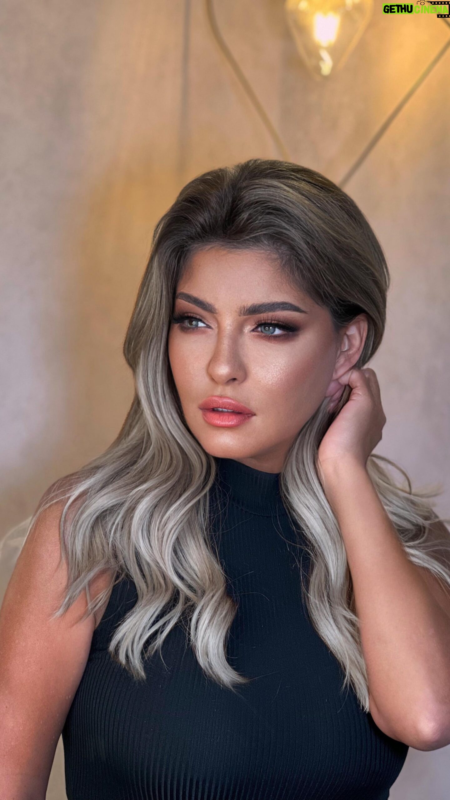 Ola Ghanem - 6.9K Likes - 😉♥️اغيب اغيب بمزاجي .. واما احب اجي باجي
Makeup @ranyasalllem
@topfaceegypt
شكرا ل @topfaceegypt اللوك كله استخدمنا فيه منتجاتهم ♥️
Turkish brand
Now in Egypt
Very high quality
Affordable price
Long lasting
#علا_غانم #olaghanemofficial #makeup #makeupartist #egypt#topfacecosmetic