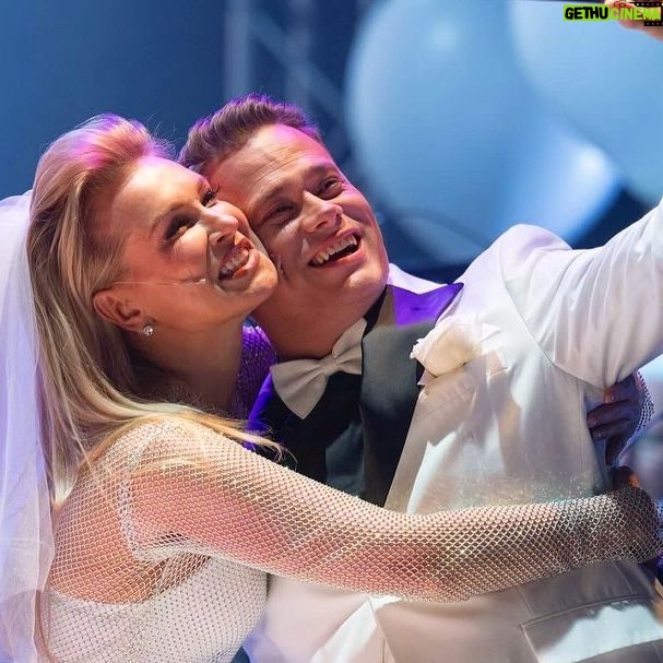 Olesya Sudzilovskaya Instagram - 6 месяцев репетиций, поиска, бесконечных выходов из зоны комфорта! 🎭 Фотографии со спектакля «Самая роскошная свадьба этого лета».💍🌟🎈 #самаяроскошнаясвадьбаэтоголета #премьера #wedding 🎭#олесясудзиловская #актриса #olesyasudzilovskaya #actress #Режиссер #игорьмиркурбанов Оркестр #MercuryOrchestra 🎭Актеры: #АлександрСемчев #ДмитрийКуличков #СергейПетровский #КириллЛопаткин #СергейРублёв #СандраГлинка #АлексейСкуратов #КонстантинКудинский #КириллКруглов #АлексейЕгожинский #АнтонКруглов