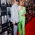 Olesya Sudzilovskaya Instagram - На торжественной церемонии Премии Гильдии кастинг-директоров России. @guild_cd_rus Мои искренние поздравления всем победителям! Рада тому, что в стране создана Гильдия кастинг-директоров, надеюсь, что появятся и институты, готовящие агентов и кастинг менеджеров по актерам. И сегодня у меня есть повод поблагодарить Александру Пронину #александрапронина , которая нашла меня на школьной скамье и пригласила сниматься в кино! Первый фильм, в котором я снялась - «Посредник», мое участие в нем состоялось с ее легкой руки! Блистательную Ольгу Логинову @lo_loginova_olga , нашедшую меня в театральном институте - в Школе-студии при МХАТ, отстоявший меня на кастинге в кинокартину «Мусорщик»! Столько времени, столько проектов вместе, с неизменной Олиной верой в меня! Анну Селиванову @selivanovaanna_ , с которой мы сотрудничаем ещё со времён сериала « Орлова и Александров»! Из девочки, ассистирующей актёрам на площадке, Аня выросла в самостоятельно агента по актёрам со своим собственным агентством! Фёдора Егорова #федорегоров , который просто заставил меня, (актрису, состоявшуюся во многих направлениях), выйти из зоны комфорта и попробовать себя в другом жанре, поддержав в процессе, добился, чтобы это получилось! Счастье, когда актёр находит своего агента ! Всем желаю!😄😉🎬🎭📺🎉 С Сергеем Буруновым , обожаемым партнером @sergeyburunovofficial . С Сергеем @sergei.dzeban . #олесясудзиловская #актриса #olesyasudzilovskaya #actress