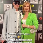 Olesya Sudzilovskaya Instagram - На торжественной церемонии Премии Гильдии кастинг-директоров России. @guild_cd_rus Мои искренние поздравления всем победителям! Рада тому, что в стране создана Гильдия кастинг-директоров, надеюсь, что появятся и институты, готовящие агентов и кастинг менеджеров по актерам. И сегодня у меня есть повод поблагодарить Александру Пронину #александрапронина , которая нашла меня на школьной скамье и пригласила сниматься в кино! Первый фильм, в котором я снялась - «Посредник», мое участие в нем состоялось с ее легкой руки! Блистательную Ольгу Логинову @lo_loginova_olga , нашедшую меня в театральном институте - в Школе-студии при МХАТ, отстоявший меня на кастинге в кинокартину «Мусорщик»! Столько времени, столько проектов вместе, с неизменной Олиной верой в меня! Анну Селиванову @selivanovaanna_ , с которой мы сотрудничаем ещё со времён сериала « Орлова и Александров»! Из девочки, ассистирующей актёрам на площадке, Аня выросла в самостоятельно агента по актёрам со своим собственным агентством! Фёдора Егорова #федорегоров , который просто заставил меня, (актрису, состоявшуюся во многих направлениях), выйти из зоны комфорта и попробовать себя в другом жанре, поддержав в процессе, добился, чтобы это получилось! Счастье, когда актёр находит своего агента ! Всем желаю!😄😉🎬🎭📺🎉 С Сергеем Буруновым , обожаемым партнером @sergeyburunovofficial . С Сергеем @sergei.dzeban . #олесясудзиловская #актриса #olesyasudzilovskaya #actress