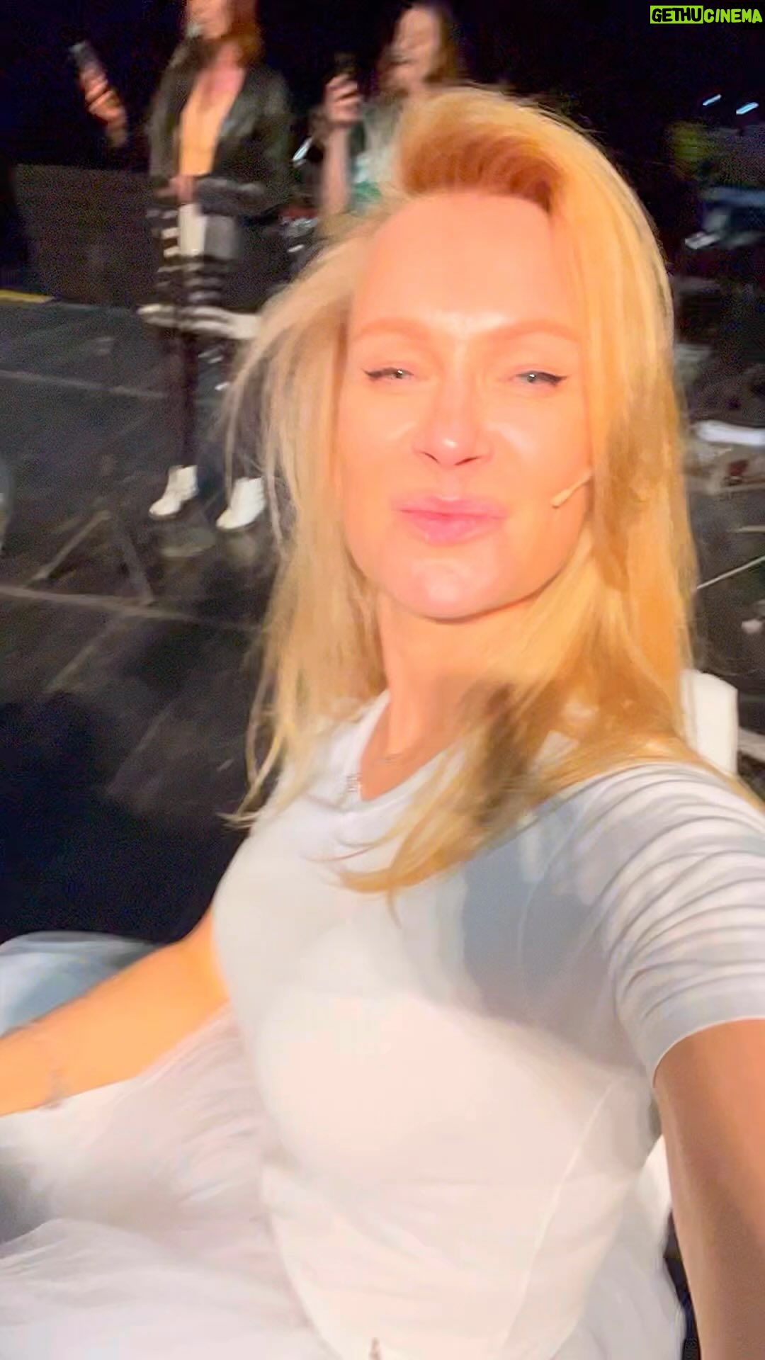 Olesya Sudzilovskaya Instagram - Интересно устроен человеческий организм, точнее актерский. Пробуешь заставить работать «аппарат», а в последние дни рядом ( по эмоции) только слезы. Продолжаем репетировать, стараемся придумывать и творить. #игорьмиркурбанов #александрсемчев #дмитрийкуличков @sergrublev_official Пусть у Вас будет добрый вечер! #олесясудзиловская #актриса #москва #россия #moscow #russia #olesyasudzilovskaya #actress #репетиция #rehearsal #rehearsals