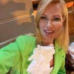 Olesya Sudzilovskaya Instagram - На торжественной церемонии Премии Гильдии кастинг-директоров России. @guild_cd_rus Мои искренние поздравления всем победителям! Рада тому, что в стране создана Гильдия кастинг-директоров, надеюсь, что появятся и институты, готовящие агентов и кастинг менеджеров по актерам. И сегодня у меня есть повод поблагодарить Александру Пронину #александрапронина , которая нашла меня на школьной скамье и пригласила сниматься в кино! Первый фильм, в котором я снялась - «Посредник», мое участие в нем состоялось с ее легкой руки! Блистательную Ольгу Логинову @lo_loginova_olga , нашедшую меня в театральном институте - в Школе-студии при МХАТ, отстоявший меня на кастинге в кинокартину «Мусорщик»! Столько времени, столько проектов вместе, с неизменной Олиной верой в меня! Анну Селиванову @selivanovaanna_ , с которой мы сотрудничаем ещё со времён сериала « Орлова и Александров»! Из девочки, ассистирующей актёрам на площадке, Аня выросла в самостоятельно агента по актёрам со своим собственным агентством! Фёдора Егорова #федорегоров , который просто заставил меня, (актрису, состоявшуюся во многих направлениях), выйти из зоны комфорта и попробовать себя в другом жанре, поддержав в процессе, добился, чтобы это получилось! Счастье, когда актёр находит своего агента ! Всем желаю!😄😉🎬🎭📺🎉 С Сергеем Буруновым , обожаемым партнером @sergeyburunovofficial . С Сергеем @sergei.dzeban . #олесясудзиловская #актриса #olesyasudzilovskaya #actress