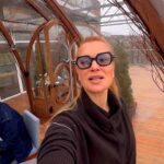 Olesya Sudzilovskaya Instagram - Санк-Петербург. Утро-день-вечер. Город так опять тепло принял, столько про себя нового поведал, столько показал и дал пережить.😌 За кофе с любимой Светланой Владимировной Немоляевой, с подачи и легкой руки которой в свое время в Московском Академическом театре им. Вл. Маяковского получила новую роль, и которая всегда поддерживала, прикрывала и аккуратно советовала!🙏🏻❤️ Прогулки по городу, обед с семьей и незабываемый вечер… О нем чуть позже.😄😉🎭 #олесясудзиловская #актриса #светлананемоляева #санктпетербург #olesyasudzilovskaya #actress #sanktpeterburg