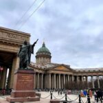 Olesya Sudzilovskaya Instagram - Санк-Петербург. Утро-день-вечер. Город так опять тепло принял, столько про себя нового поведал, столько показал и дал пережить.😌 За кофе с любимой Светланой Владимировной Немоляевой, с подачи и легкой руки которой в свое время в Московском Академическом театре им. Вл. Маяковского получила новую роль, и которая всегда поддерживала, прикрывала и аккуратно советовала!🙏🏻❤️ Прогулки по городу, обед с семьей и незабываемый вечер… О нем чуть позже.😄😉🎭 #олесясудзиловская #актриса #светлананемоляева #санктпетербург #olesyasudzilovskaya #actress #sanktpeterburg
