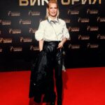 Olesya Sudzilovskaya Instagram - На торжественной церемонии премии «Виктория». Росси́йская национа́льная музыка́льная пре́мия «Виктория»/«Russian Music Awards» (RMA)— ежегодная музыкальная премия России, учреждённая Фондом поддержки отечественной музыки. Вручается за высшие музыкальные достижения по итогам уходящего года. Мои искренние поздравления Поэту года Михаилу Гуцериеву, Певцу года Диме Билану, победившему сразу в 3 номинациях, Композитору года Игорю Крутому, рок-группе «Моральный кодекс» и лично Сергею Мазаеву, Лауреатам и номинантам премии! 👏🏻👏🏻👏🏻 #премиявиктория @guceriev_m #олесясудзиловская #актриса #olesyasudzilovskaya #actress @gutserievmedia @igorkrutoy65 @bilanofficial @sergeymazaev_official #awards #award #премия