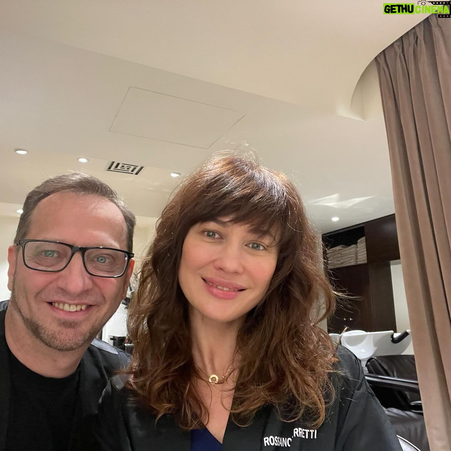 Olga Kurylenko Instagram - I think I just got the best haircut I’ve had in years! Thank you dear Carlos and Rossano for making this happen ✨ So much dead and dry hair off and I now feel fresh and ready for the sunny days 🤩 @rossanoferrettiofficial @therealrossanoferretti @mabodimika