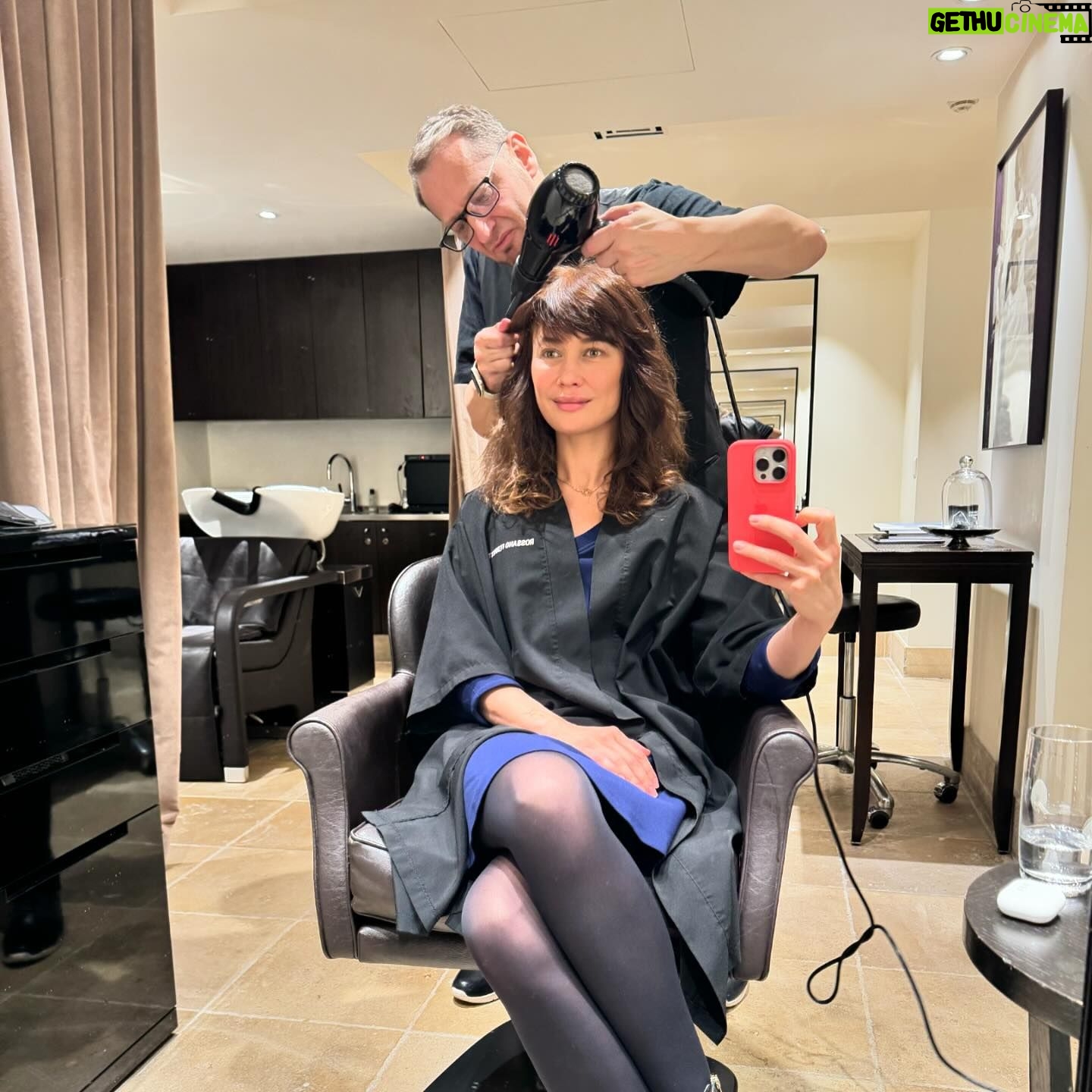 Olga Kurylenko Instagram - I think I just got the best haircut I’ve had in years! Thank you dear Carlos and Rossano for making this happen ✨ So much dead and dry hair off and I now feel fresh and ready for the sunny days 🤩 @rossanoferrettiofficial @therealrossanoferretti @mabodimika