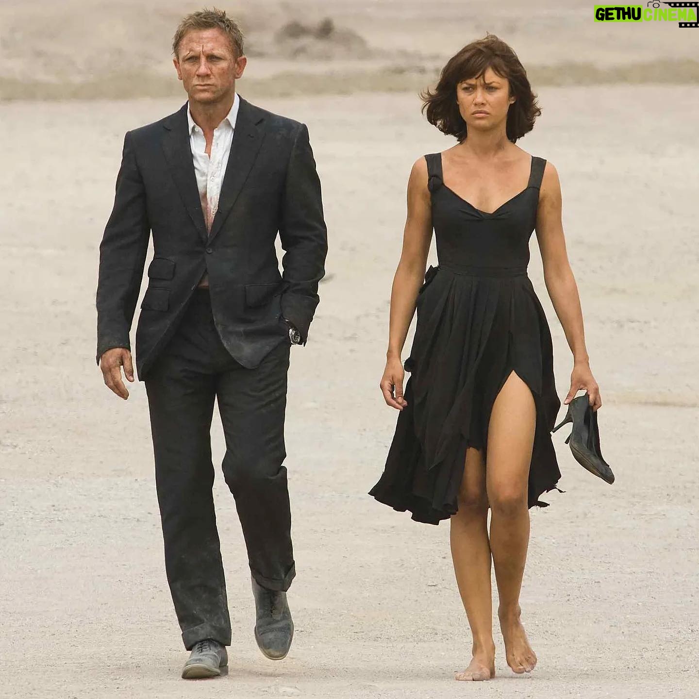 Olga Kurylenko Instagram - The ultimate Bond girl @olgakurylenkoofficial graced us with her Bond girl elegance over the weekend and Wow what more can we say than that ๐ she was so kind to take a picture with our cast. The Bond Stars are loving our show, so whatโs stopping you? Every Thursday, Friday and Saturday at The London Cabaret Club ๐