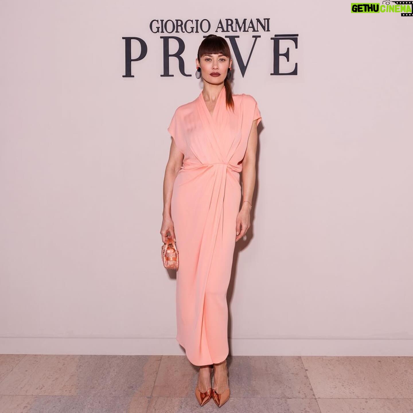 Olga Kurylenko Instagram - Last night at the stunning Haute Couture show of Giorgio Armani 🌟👏 Thank you for having me! @giorgioarmani #hautecoutureparis Makeup @carolinebarnesmakeup Hair @stefanbertin