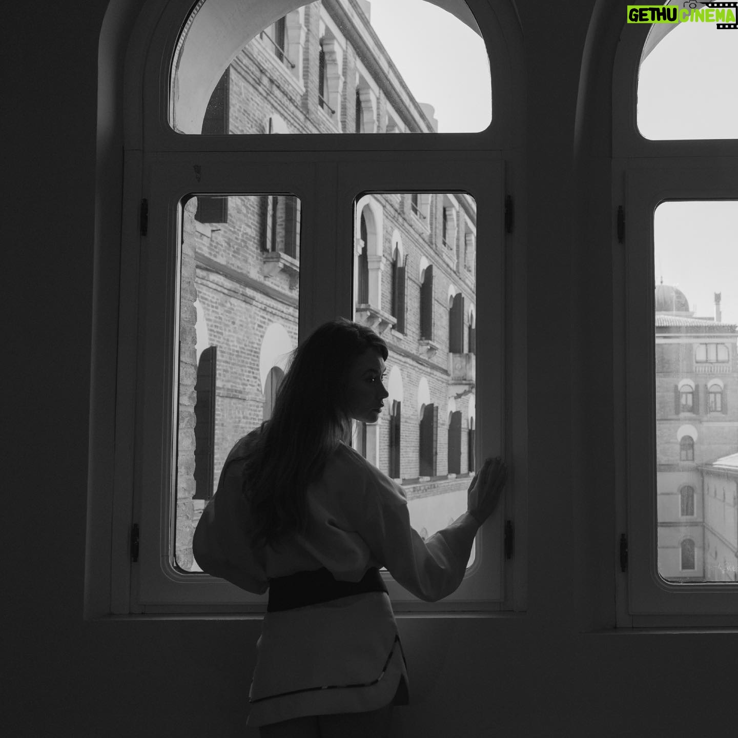 Olga Kurylenko Instagram - “The series basically shows you where greed can slowly lead you to. The goal of these people in the beginning is not to lose their soul, they just want to be rich. What they don’t realize is that even if you don’t want to lose your soul, somehow you will if you act that desperate. Money and success just eat you; they come slowly, they just creep up on you. This is how you could sum up the dynamics of the show” 🖤 Don’t miss @olgakurylenkoofficial, our October Cover Story, in #ofmoneyandblood 🙌🏼 Link in bio! • • • #olgakurylenko #dargentetdesang #tvseries #actress #acting #cinema #film #movie #venezia #venice #venicefilmfestival #xaviergiannoli #quantumofsolace #interview #beautiful #theitalianreve