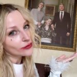 Olga Medynich Instagram - С пятницей девоньки❤️Все мы иногда императрицы 👸🏼 Как же хочется вот так иногда…, но пока в кадре. Кавалер @voropavel #медыничольга #павелворожцов #сьемки #простомихалыч2 #пятница #онатакая #амыработаем #😫 #хочупросеко