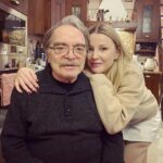 Olga Medynich Instagram - Необыкновенное счастье случилось со мной вчера ❤️ Когда-то, много лет назад , Алиса Бруновна вручила мне золотой софит за дебют года (Катя в пяти вечерах) на сцене БДТ , а вчера я ела у неё дома гуся 🤭 запечённого потрясающим оператором Сергеем Астаховым , а Александр Адабашьян грел мне руку на съёмках ….. ущипните меня кто-нибудь #спасибо #медыничольга #привет40 #алисабруновнафрейндлих #александрадабашьян #счастье