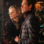 Olga Medynich Instagram - Ну очень мне нравится эта фотография 😱 как будто из чулана достали, пыль стряхнули и - вуаля 💁‍♀️ У Тёмы вскрыли Инстаграм ….. отметить не могу :( но будет ещё много хороших фото со съёмок и тогда -ух!!! А страницу надеюсь вернут, или мы их съедим 😈 #атмосфера #вампирысреднейполосы #ткаченко #медынич #графиня #граф Сняли новогоднюю серию «Вампиры средней полосы» #медыничольга @start.ru @yellow_black_and_white_ #❤️ #безфильтров #🙌🏻