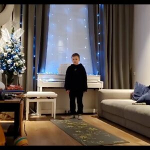 Olga Medynich Instagram - Поздравление сына с  Днём матери , или коротко о погоде 🤔🤣 Сын, местами - хулиган, ощущается как - любовь ❤️ С праздником мамы 💃🏼 #сын #медыничольга #детикосмос #❤️ #сднемматери