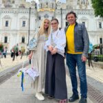 Olga Sumskaya Instagram – Христос Воскрес,дорогі друзі!З Великоднем!Бережи ,Боже,нашу рідну Україну!🙏🏻❤️Дякуємо захисникам за ці щасливі миті життя!🙏🏻🙏🏻🙏🏻