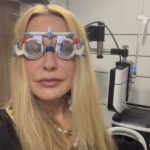 Olga Sumskaya Instagram - Раз на рік проходжу обстеження в в одній з найкращих українських офтальмологічних клінік @ochi_clinic 👓👀! Я короткозора з дитинства.Скільки емоцій і спогадів повʼязано з окулярами !Перші лінзи почала носити в студентські роки…На диво,тільки тут,разом з лікарями клініки OCHI CLINIC вперше приміряла лінзи з врахуванням мого астигматизму!Це ж зовсім інші відчуття!😎👌🏻Згодом планую зробити лазерну корекцію. Друзі,рекомендую проходити обстеження хоча би раз на два роки.Адже деякі офтальмологічні діагнози дуже «помолодшали».Краще виявити ці хвороби на ранніх стадіях… У медичному центрі OCHI CLINIC спеціалісти допоможуть із визначенням діагнозу та зможуть надати допомогу пацієнтам із наступними захворюваннями очей: - глаукома; - катаракта; - травматичні ураження очей; - діабетична ретинопатія; - макулярний розрив; - діабетичний макулярний набряк; - синдром сухого ока. Дякую фахівцям клініки за професіоналізм !Все на вищому рівні!👏🏻
