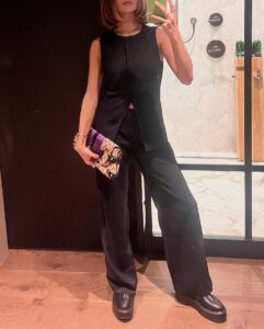 Olivia Giannulli Instagram - hi & bye nyc 🖤
