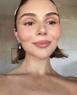 Olivia Giannulli Instagram - new YouTube video ✨🧼