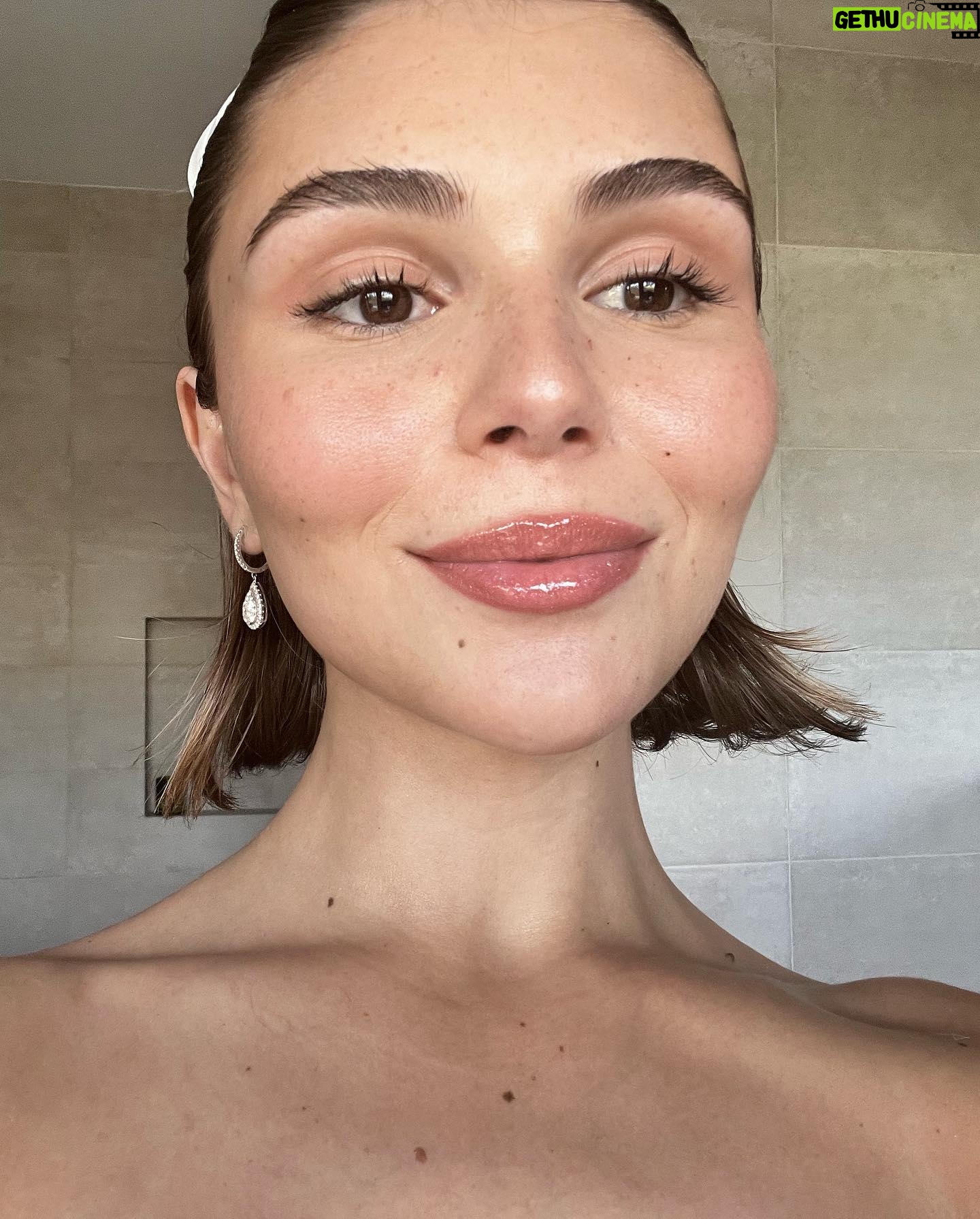 Olivia Giannulli - 3 Likes - new YouTube video ✨🧼