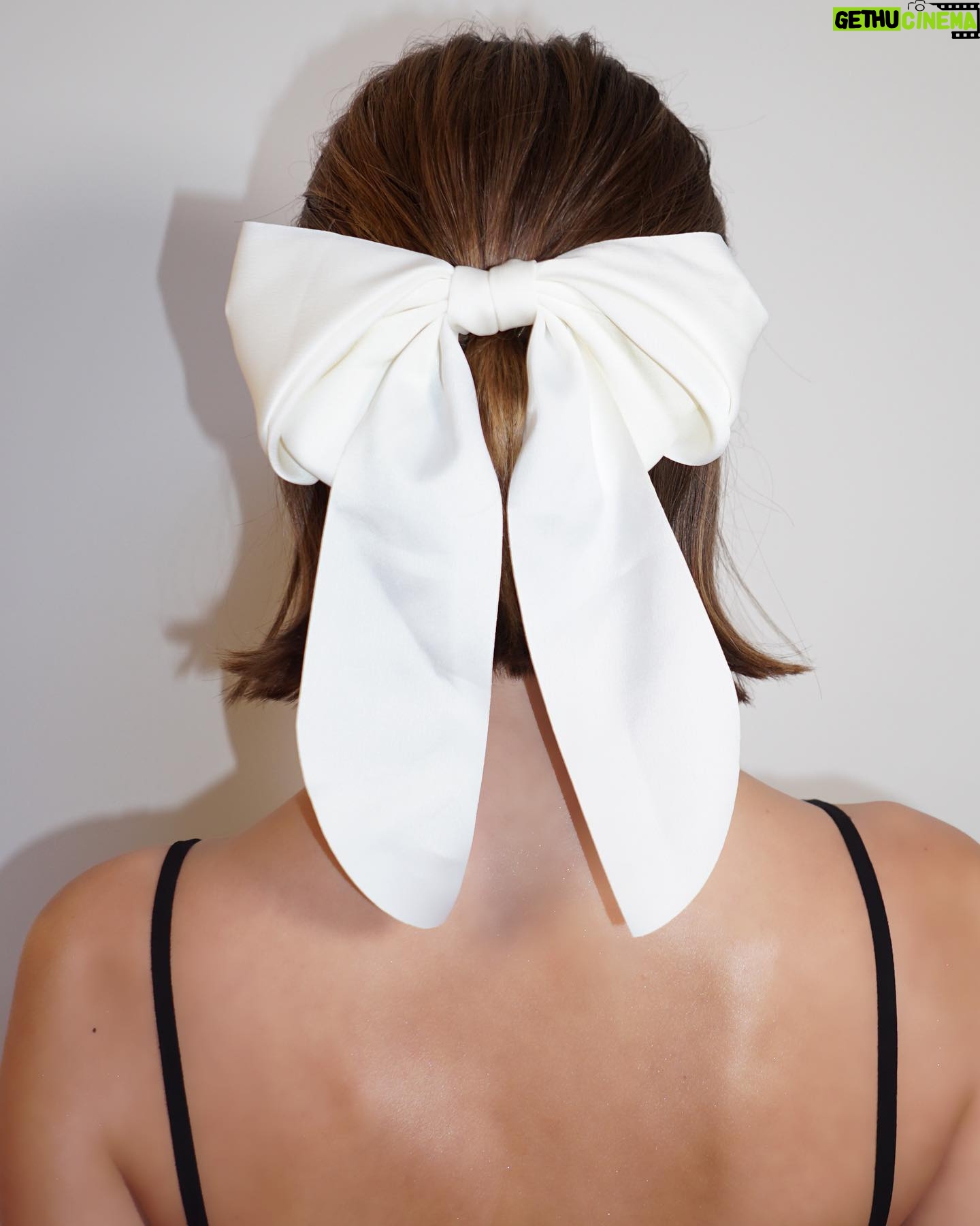 Olivia Giannulli - 3 Likes - all about the bow 🤍🎀