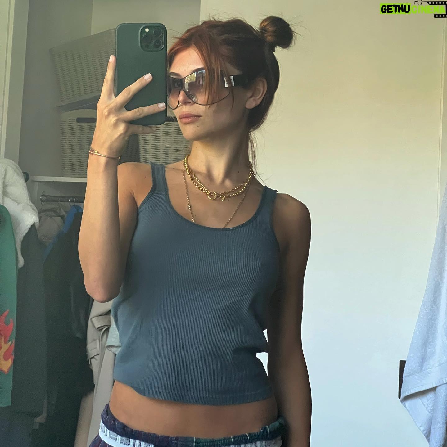 Olivia Giannulli Instagram - moon girl dog