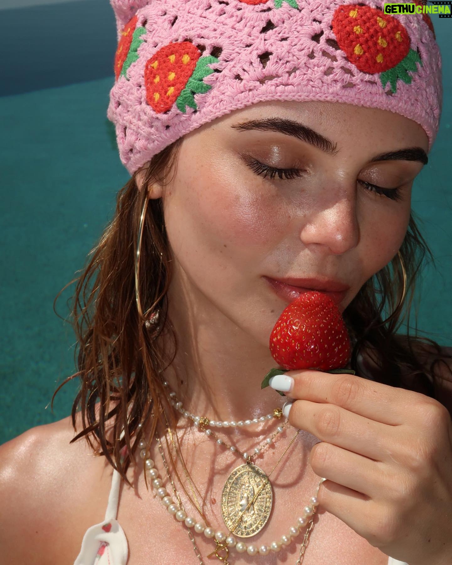 Olivia Giannulli - 3 Likes - freckles said hello 🍓🧸