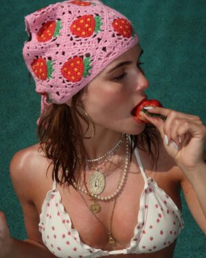Olivia Giannulli Instagram - freckles said hello 🍓🧸